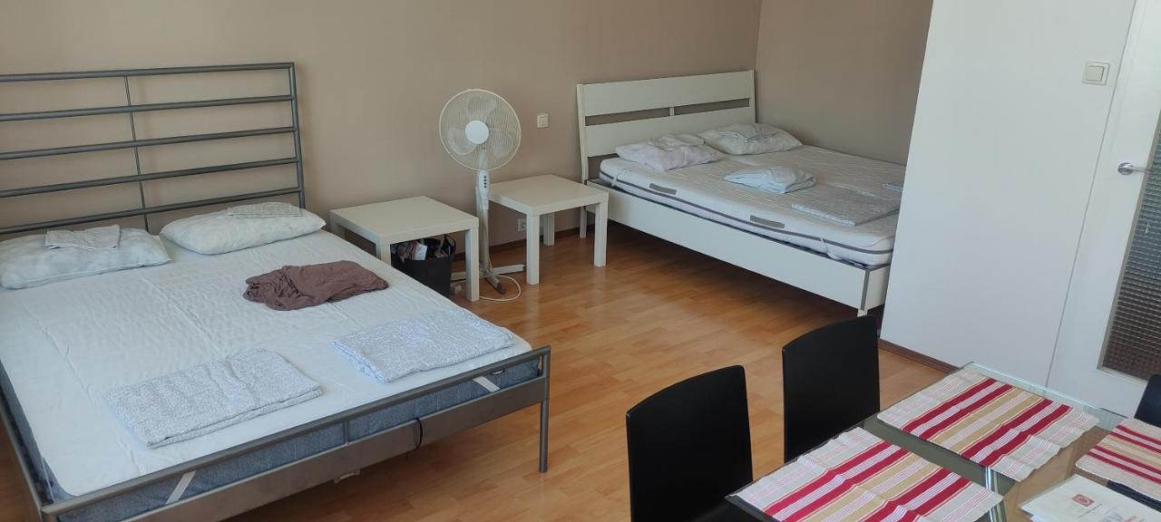 Affordable Studio Near City Center Wien Exterior foto
